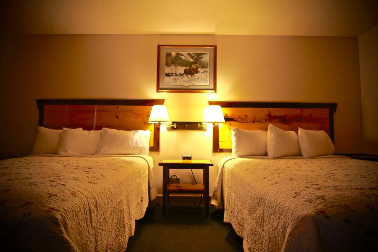 Yellowstone Village Inn And Suites Гардинър Екстериор снимка